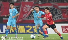 开云体育官网-双方对峙，国内足球联赛绝不认输