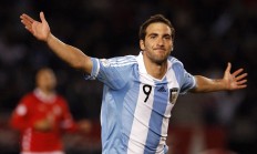 开云体育视频直播-约基奇完成里程碑，广厦队力克热火，跨越篮球世界的双重奏