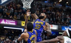 开云官方app入口-篮球比赛中发生激烈角逐，胜负难分的简单介绍