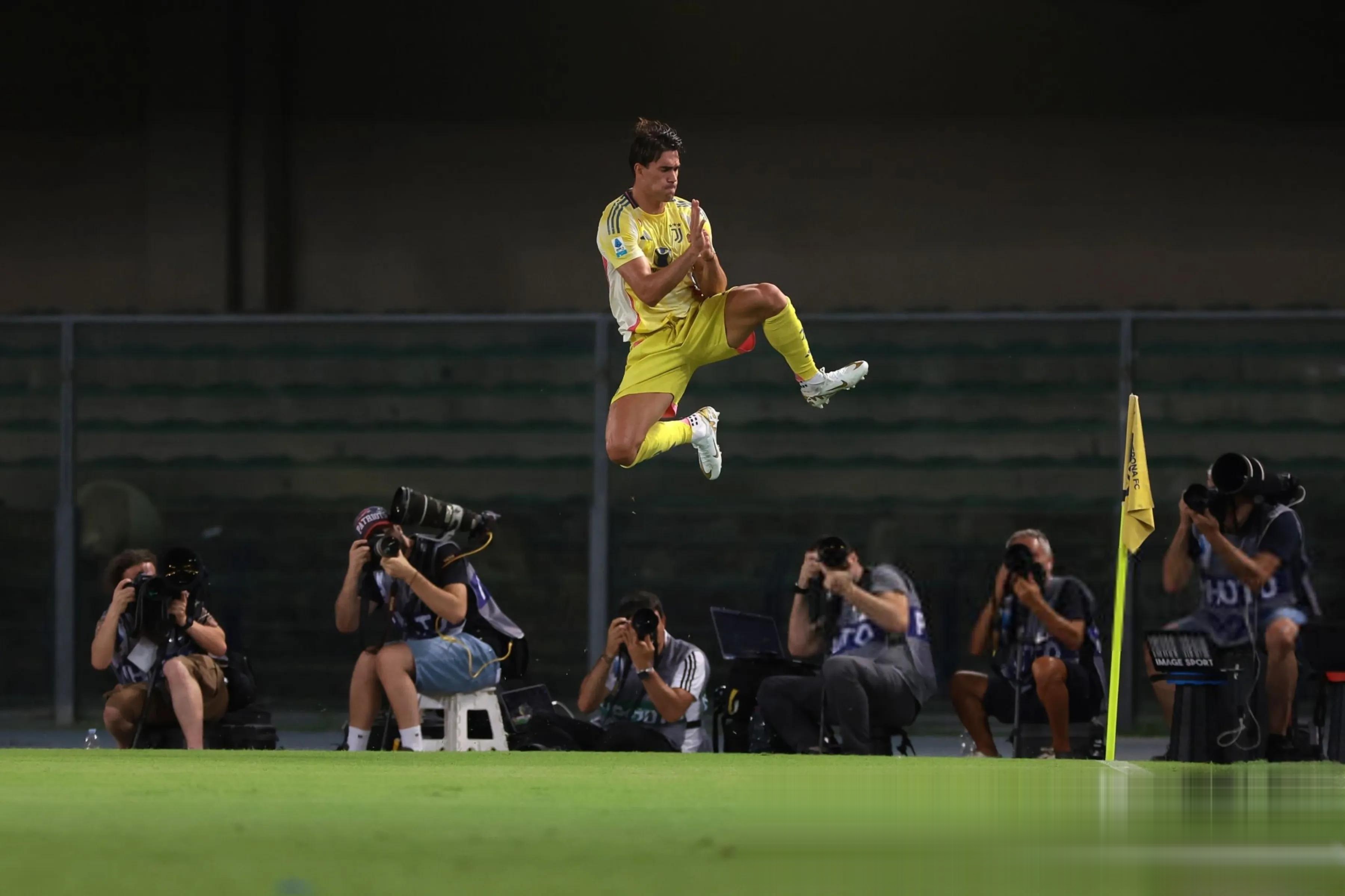 尤文客场大胜,摘得联赛榜首的简单介绍 尤文客场大胜,摘得联赛榜首的简单介绍