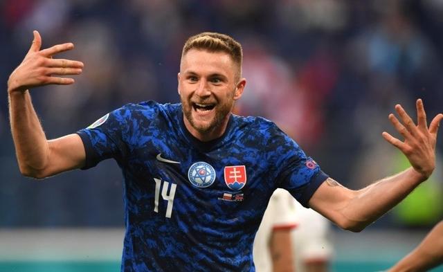 包含克罗地亚1-0击败斯洛伐克，成功跻身次轮的词条