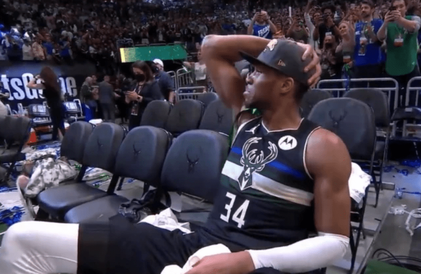 关于国王队主场告负,球迷情绪低落的信息 关于国王队主场告负,球迷情绪低落的信息