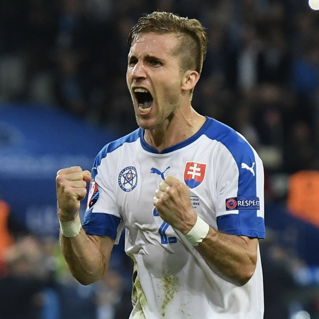 不莱梅队员发挥出色，获得完胜赢得赞誉的简单介绍