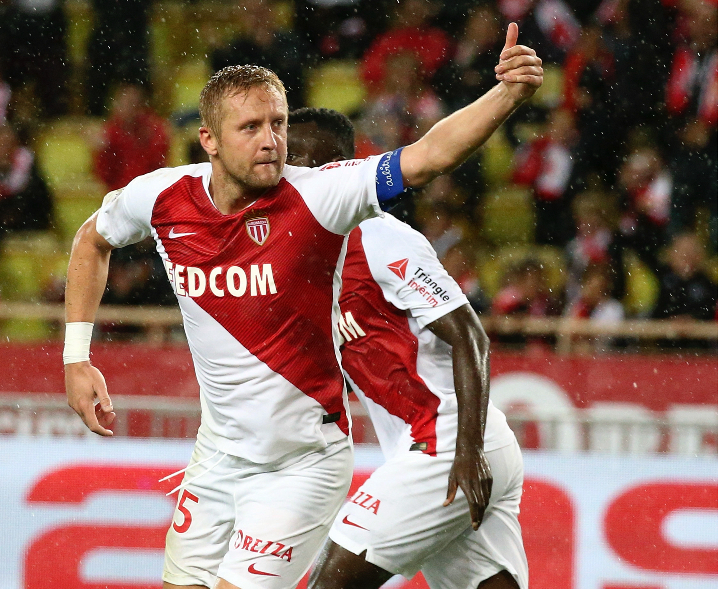 里昂格林伍德连续破门,阿斯顿维拉大胜的简单介绍 里昂格林伍德连续破门,阿斯顿维拉大胜的简单介绍