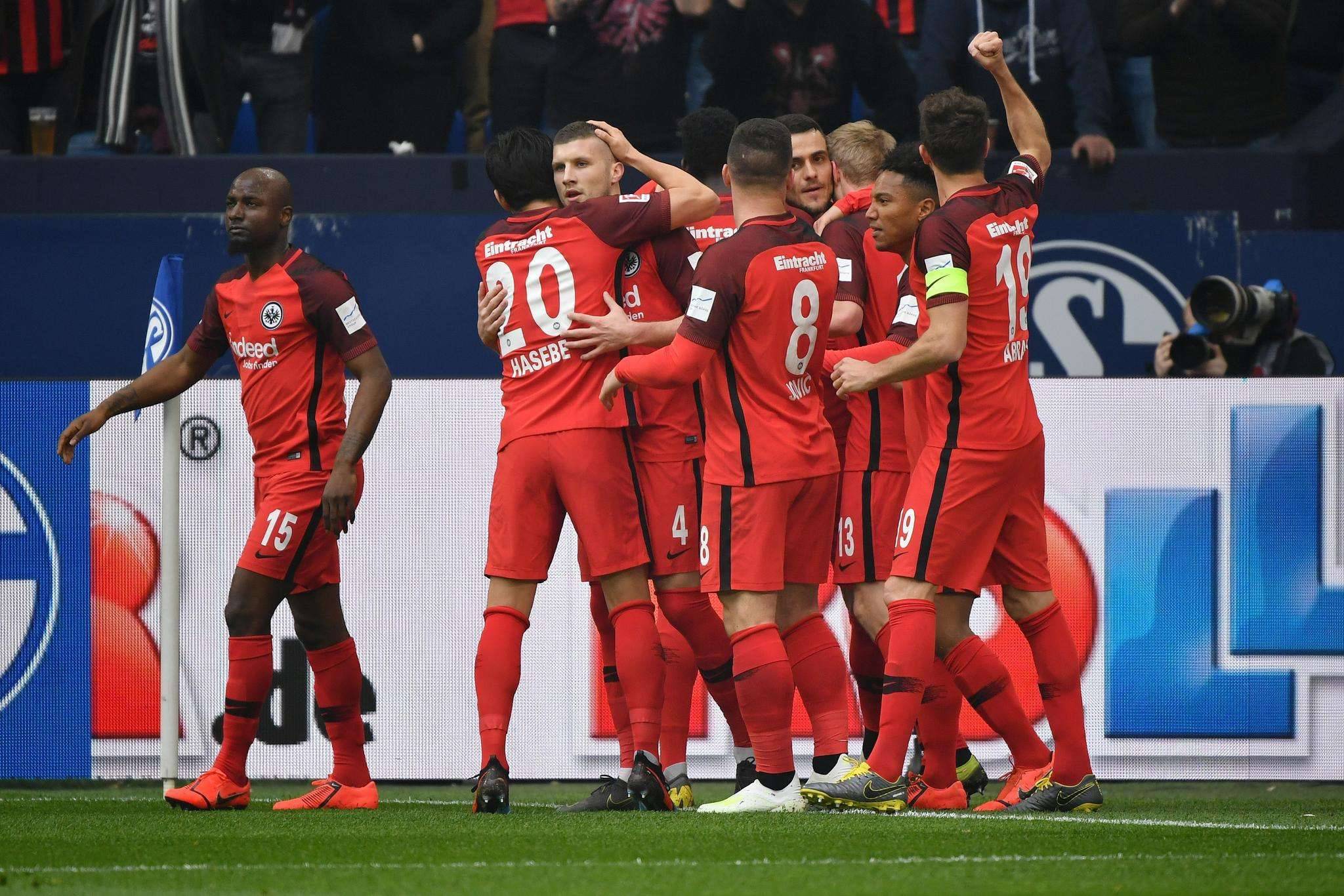 包含斯图加特主场不敌法兰克福，战绩堪忧引担心的词条