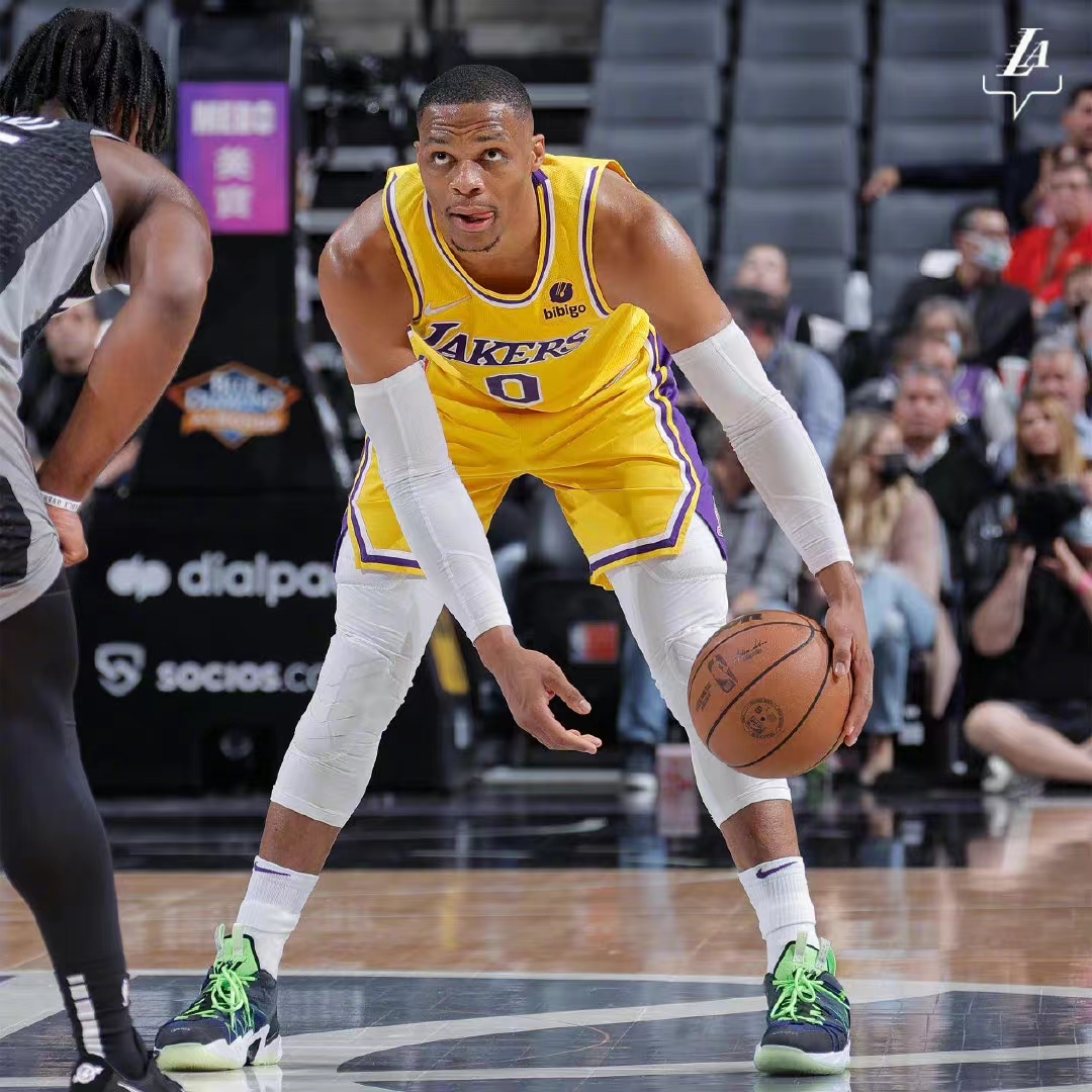 福建队横扫青岛队，詹姆斯状态火热的简单介绍