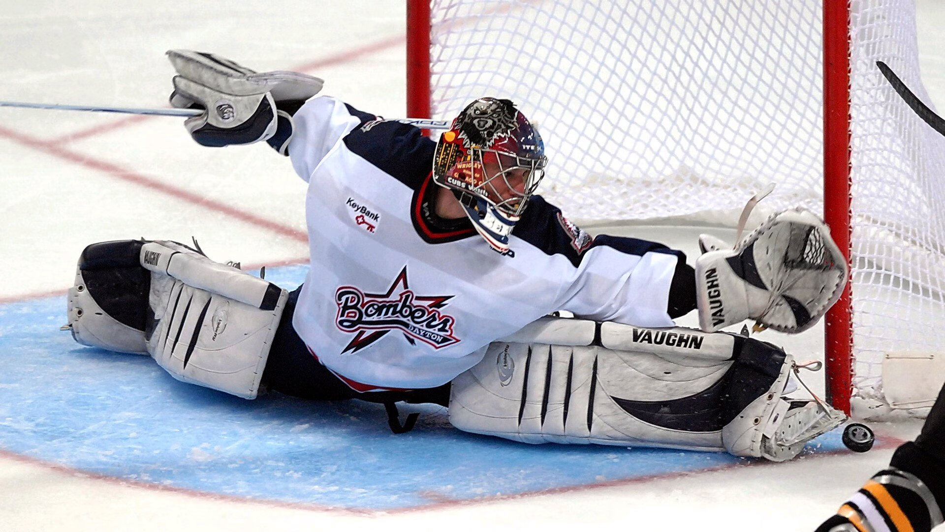 温网绝杀与拉沃尔杯的传承，阿尔卡拉斯如何以草地之魂带队重塑网球历史